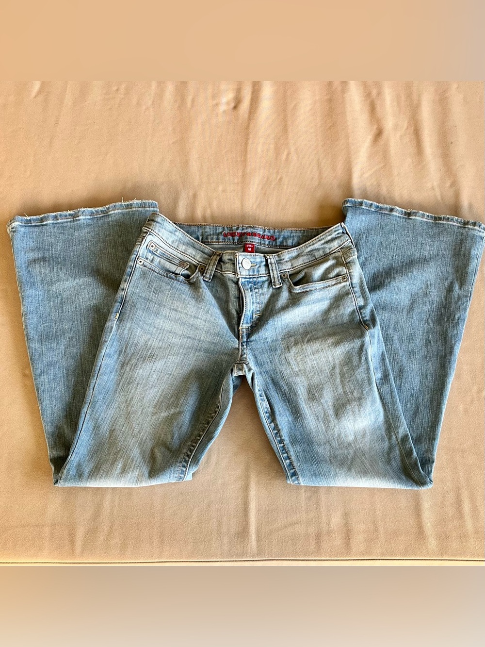Lucky Brand Low Rise Flare Jean in Purity Wash | Size 8/29 Ankle